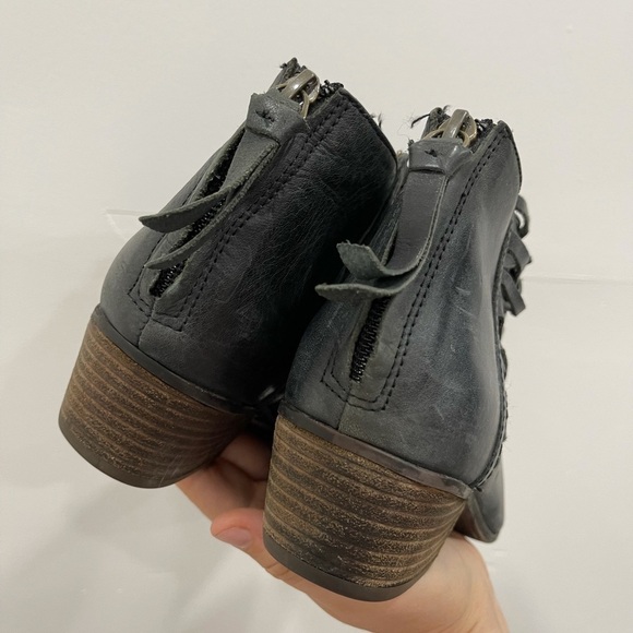 Clarks Celeste Strappy Ankle Bootie Leather Distress Black 8.5 - Picture 5 of 13